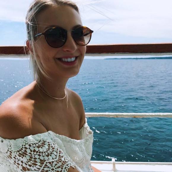 Meet your Posher, Alexandra - Picture 1 of 1